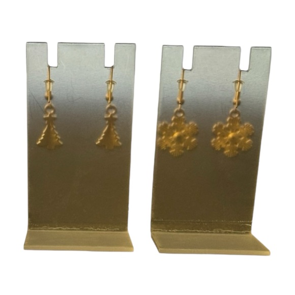 ⭐️3/$15⭐️ Christmas NWOT Cute Dangly Earrings - Picture 4 of 4